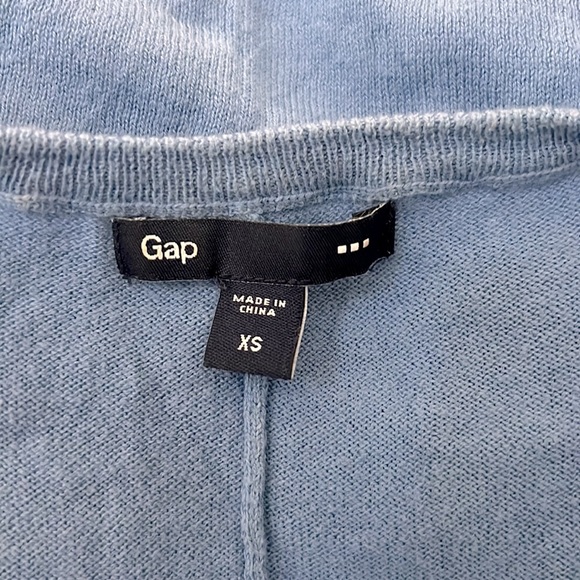 GAP Factory Top - Picture 4 of 7